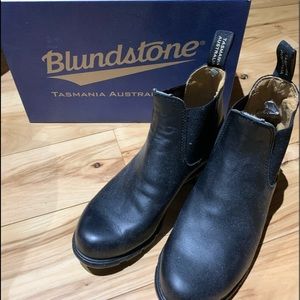 Blundtstone boots..